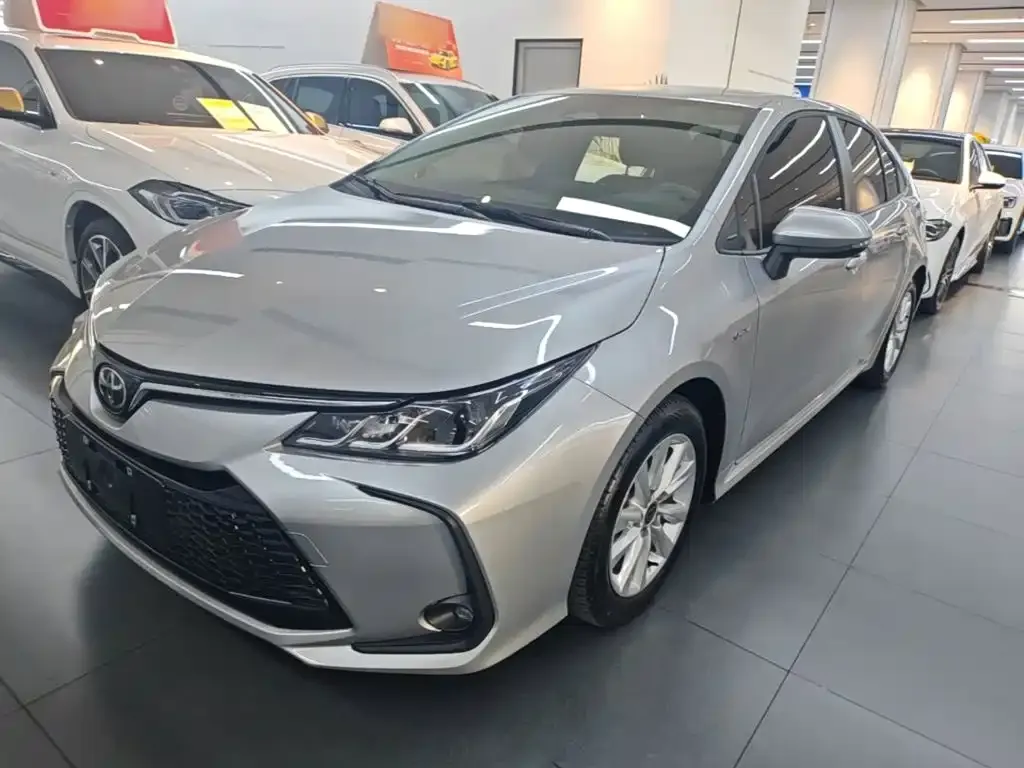 Toyota Corolla — фото 1