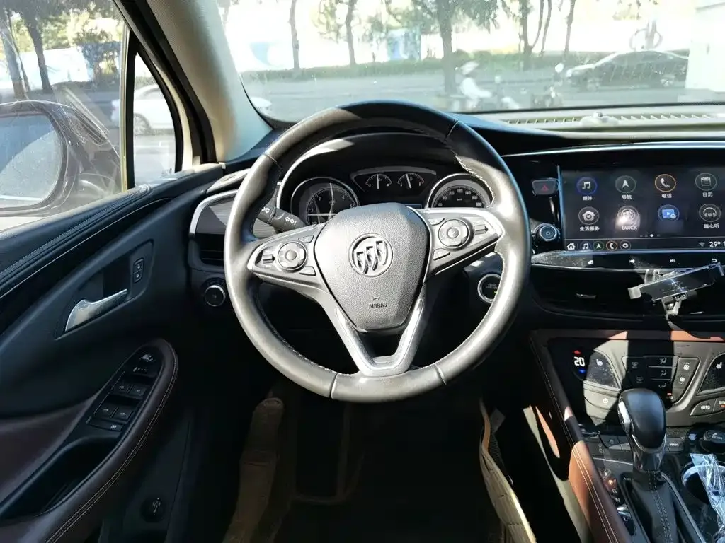 Buick Envision Plus — фото 5