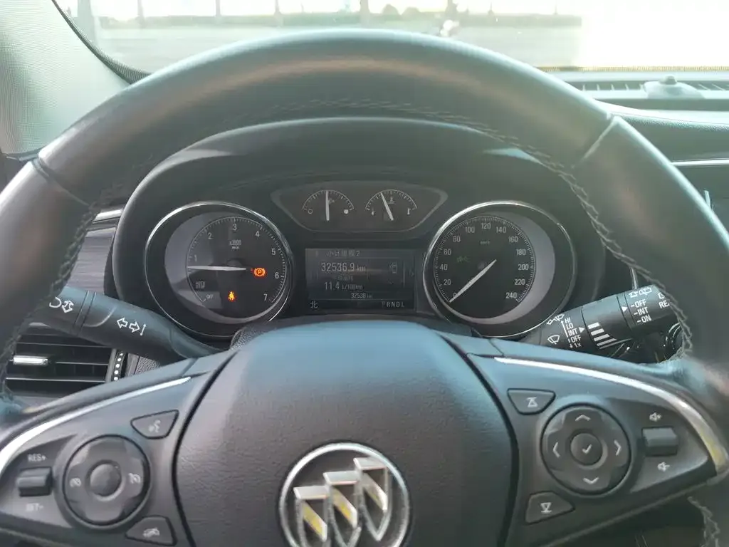 Buick Envision Plus — фото 3