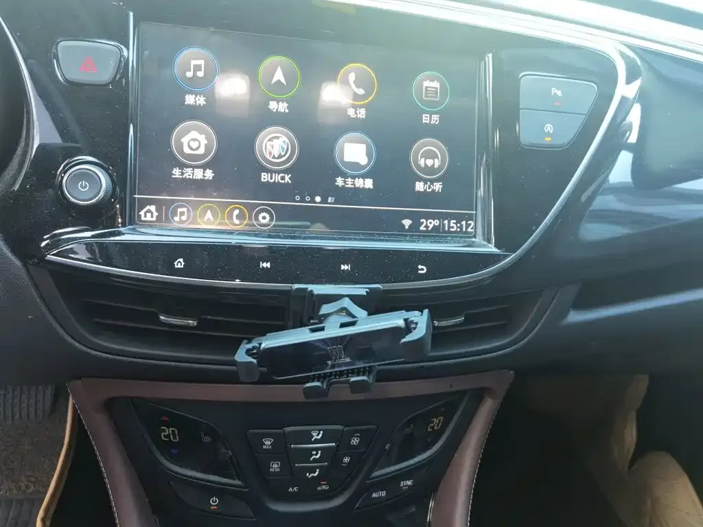 Buick Envision Plus — фото 9
