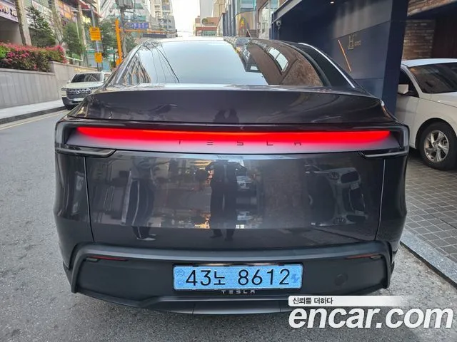 Tesla Model Y — фото 2