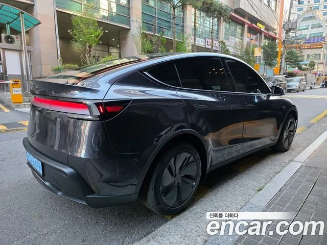 Tesla Model Y — фото 5