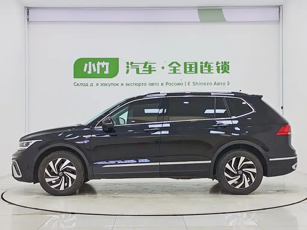 Volkswagen Tiguan L — фото 9