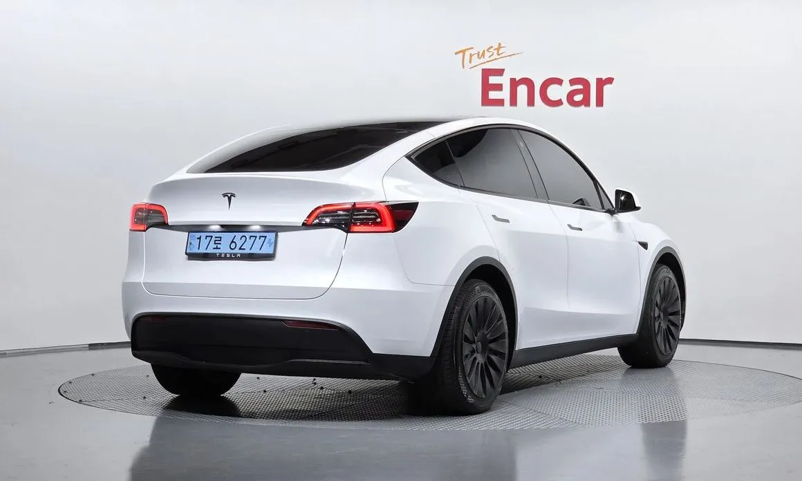 Tesla Model Y — фото 6