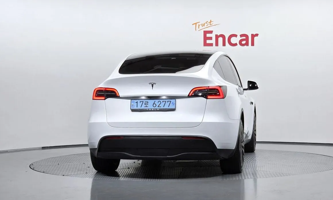 Tesla Model Y — фото 2