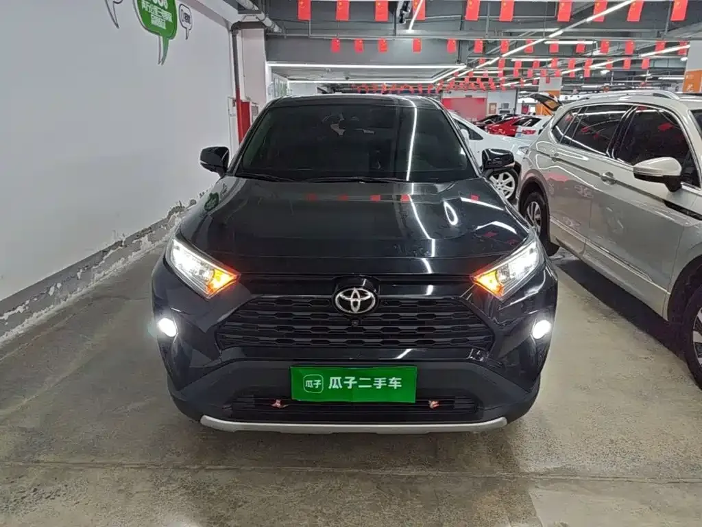 Toyota RAV4 — фото 2