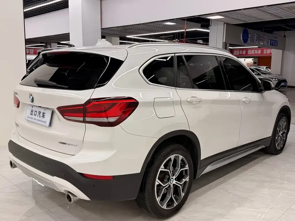 BMW X1 — фото 5