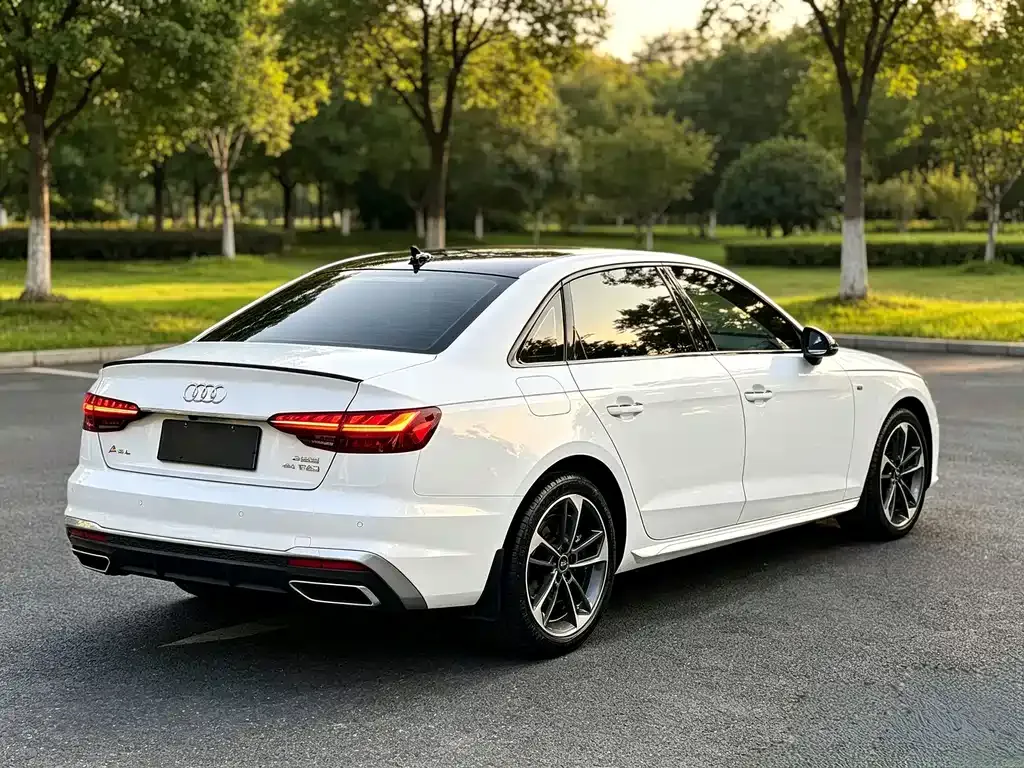 Audi A4L — фото 8