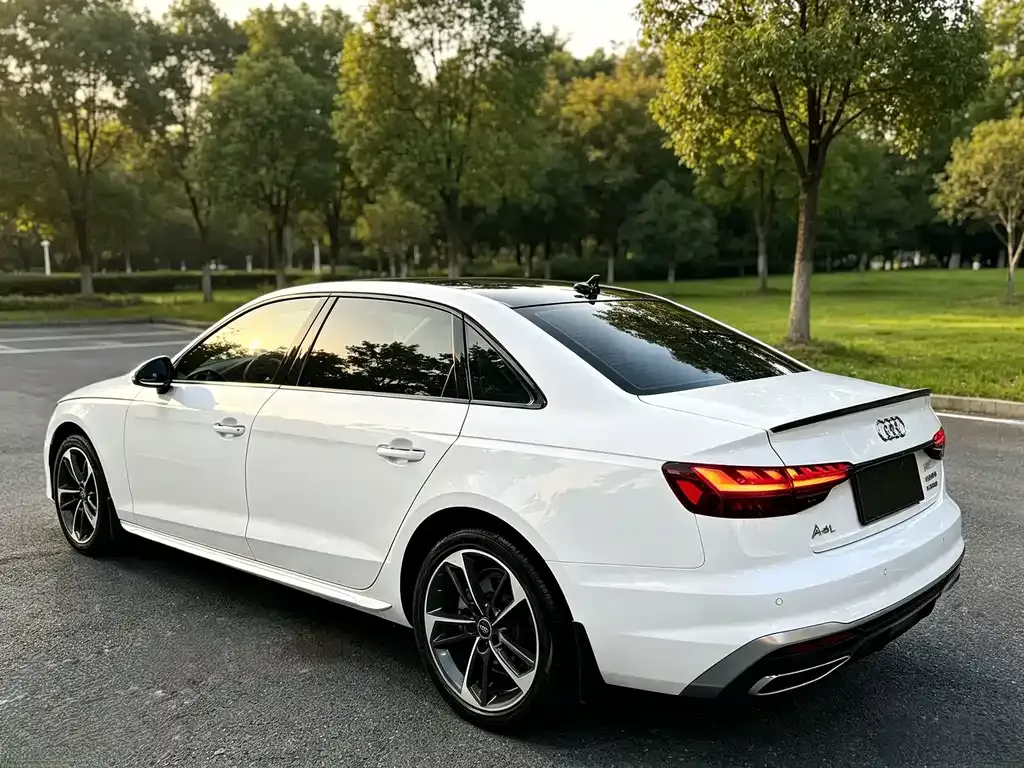 Audi A4L — фото 4