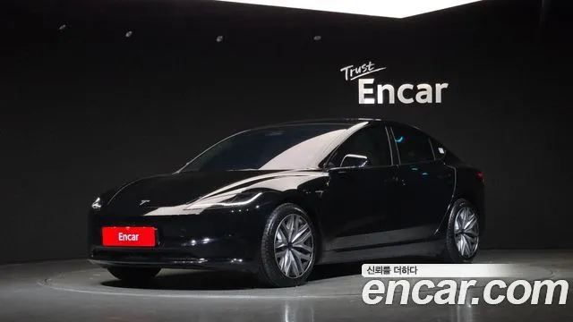 Tesla Model 3 — фото 1