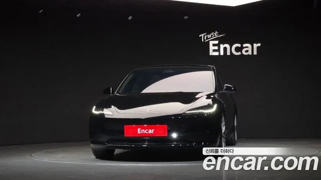 Tesla Model 3 — фото 3