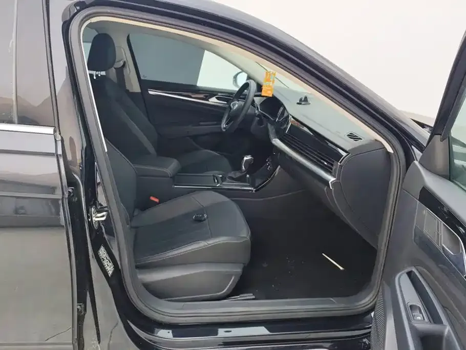 Volkswagen Passat — фото 7