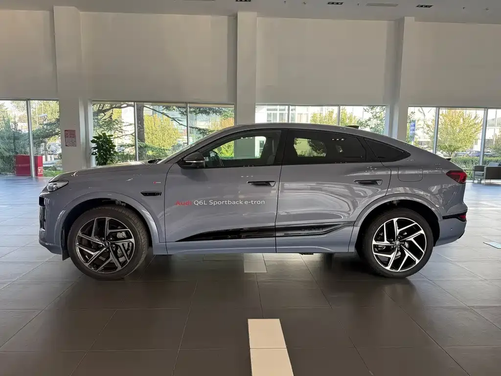Audi Q6L Sportback e-tron — фото 8