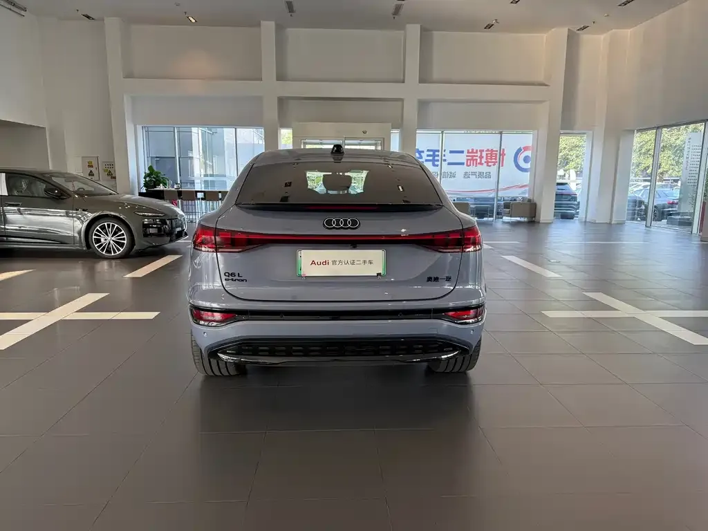 Audi Q6L Sportback e-tron — фото 4