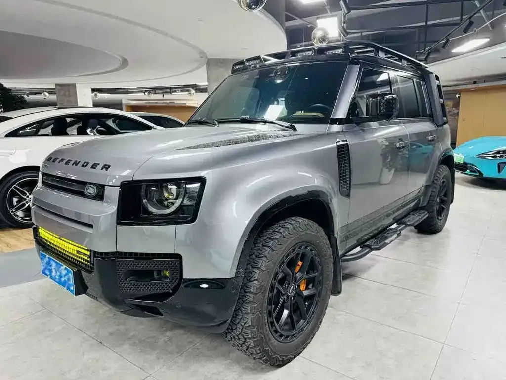 Land Rover Defender — фото 1