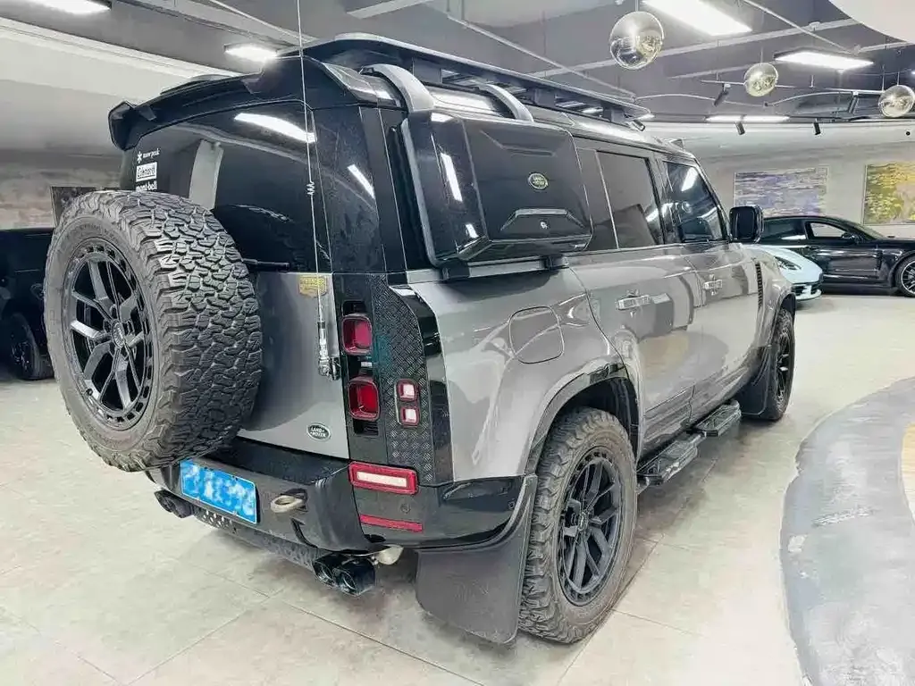 Land Rover Defender — фото 7