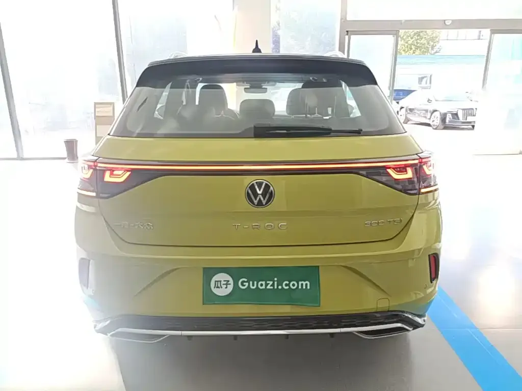 Volkswagen T-Roc — фото 2