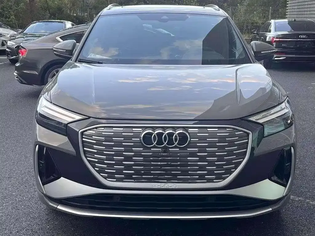 Audi Q4 e-tron — фото 9