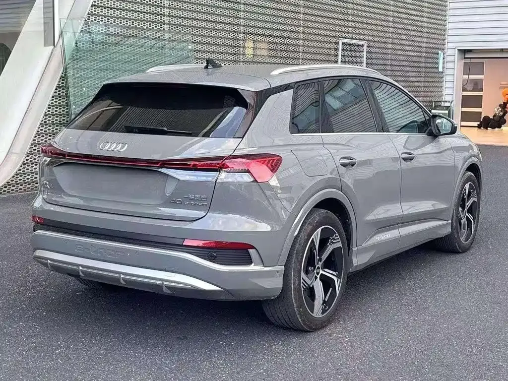 Audi Q4 e-tron — фото 6