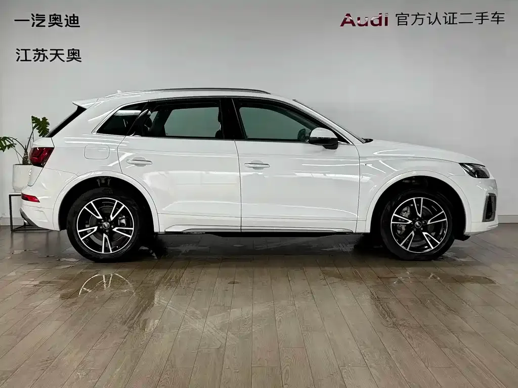 Audi Q5L — фото 3