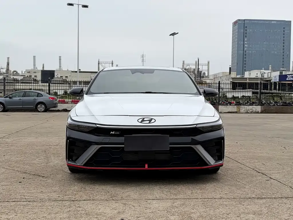Hyundai Elantra — фото 7