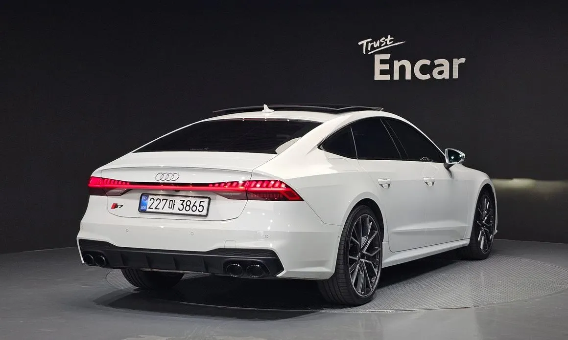 Audi A7 — фото 8