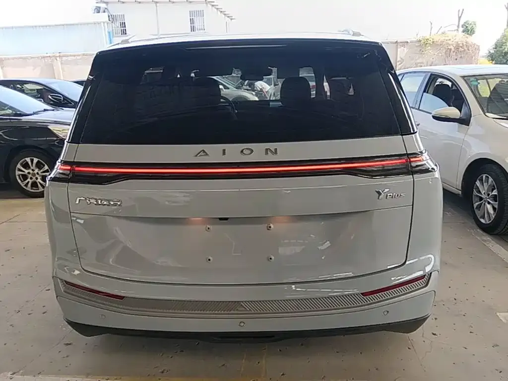Aion Y — фото 2