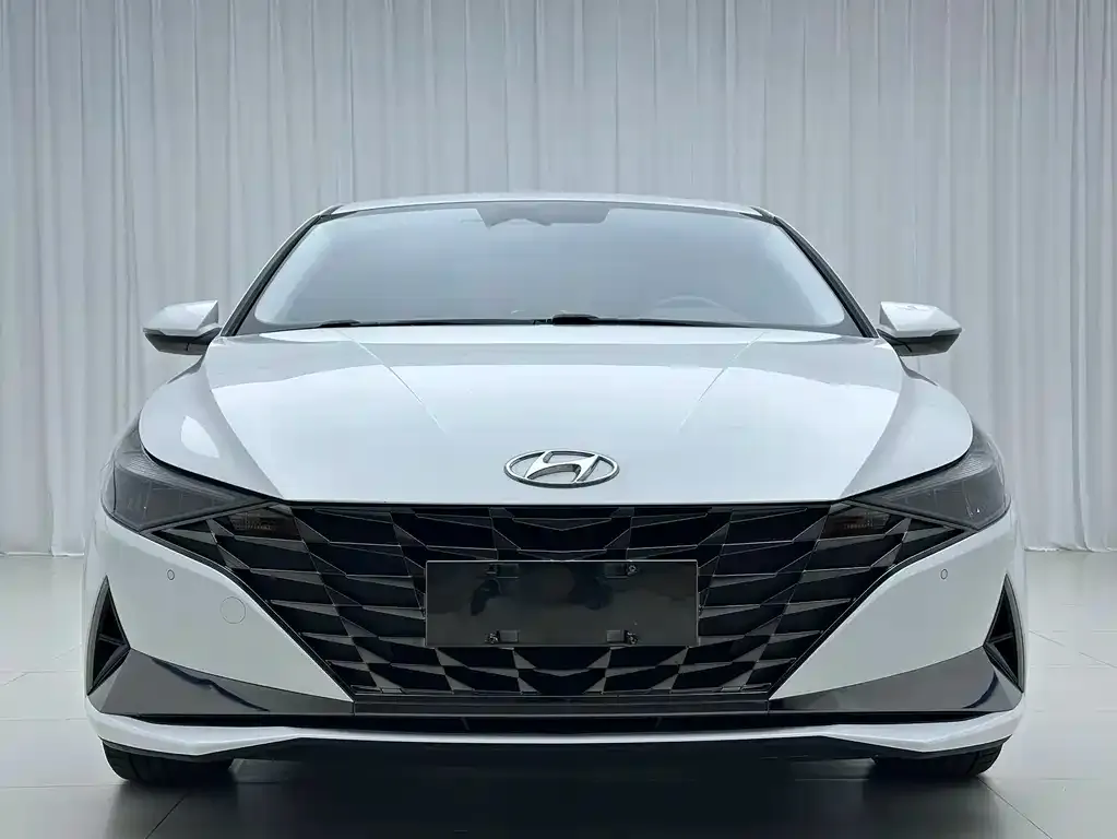 Hyundai Elantra — фото 6