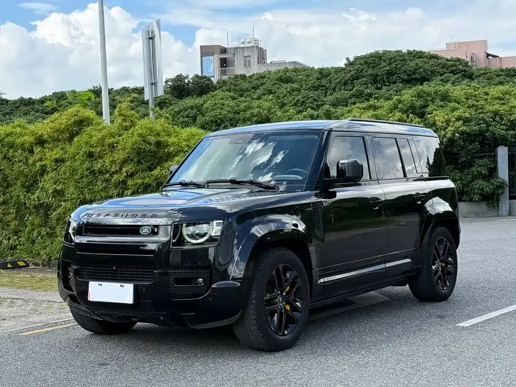 Land Rover Defender — фото 1
