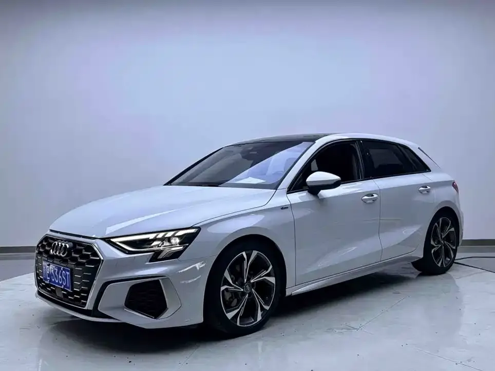 Audi A3 — фото 1