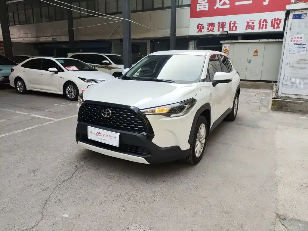 Toyota Corolla Cross — фото 1