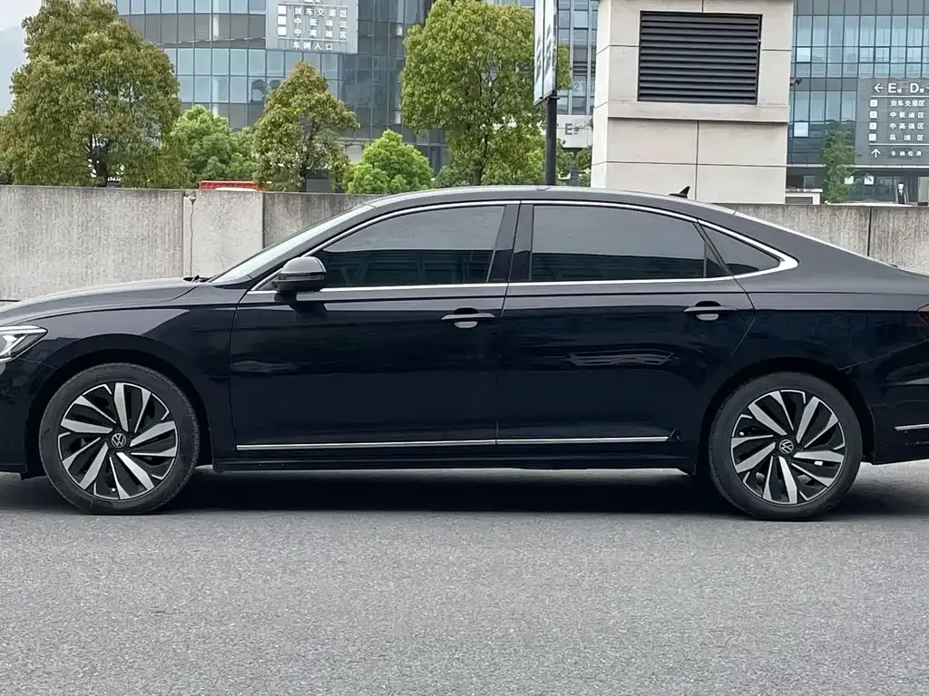 Volkswagen Passat — фото 6