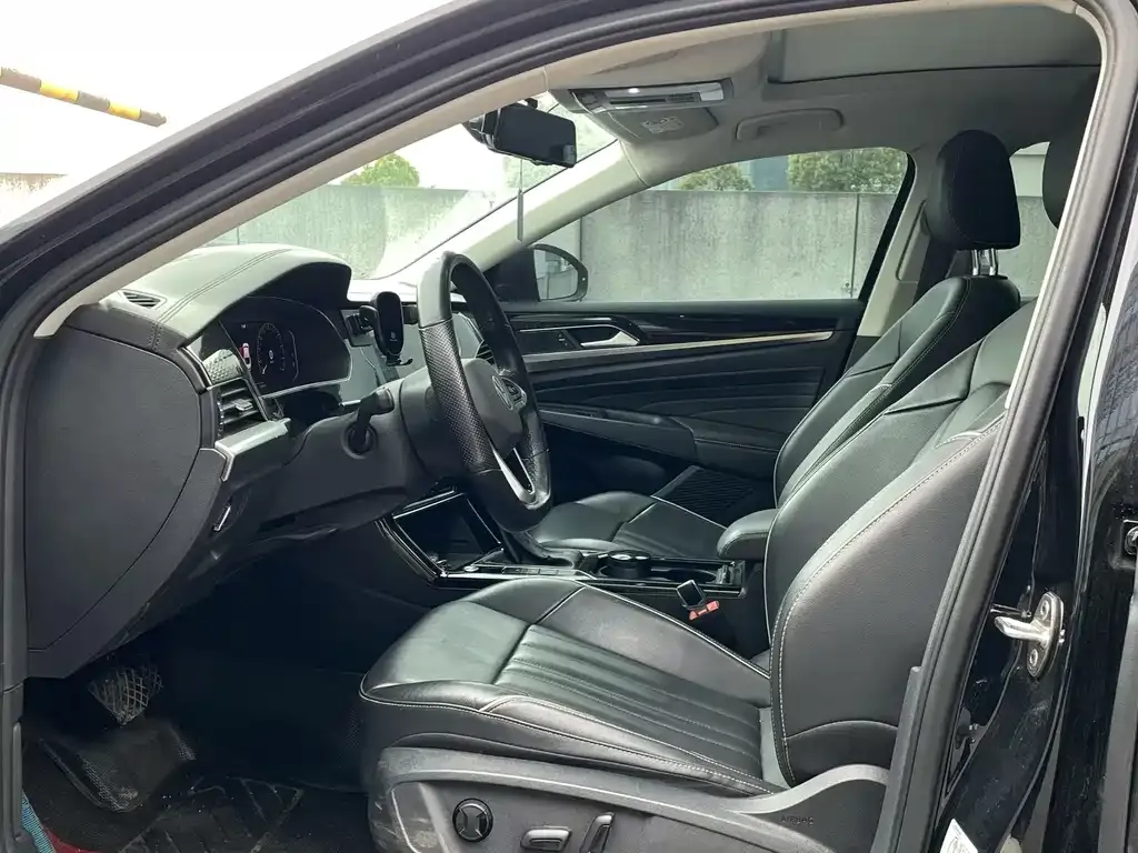 Volkswagen Passat — фото 10