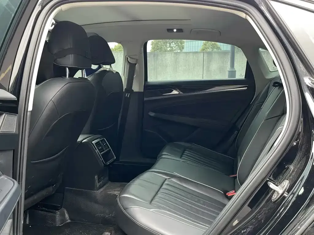 Volkswagen Passat — фото 8