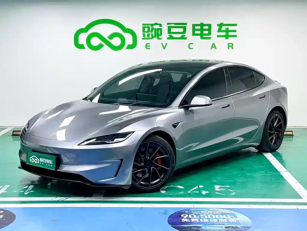 Tesla Model 3 — фото 1