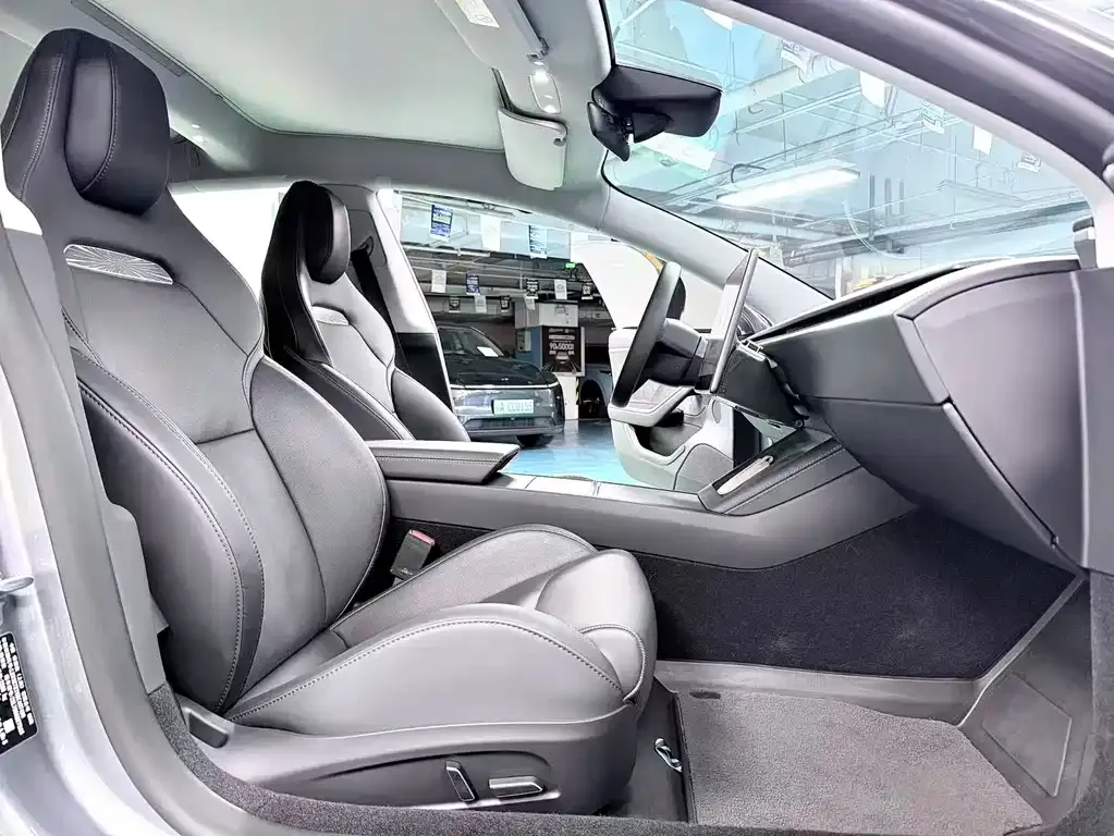 Tesla Model 3 — фото 3