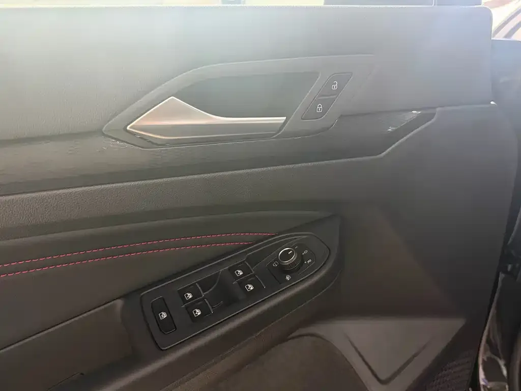 Volkswagen Golf GTI — фото 2