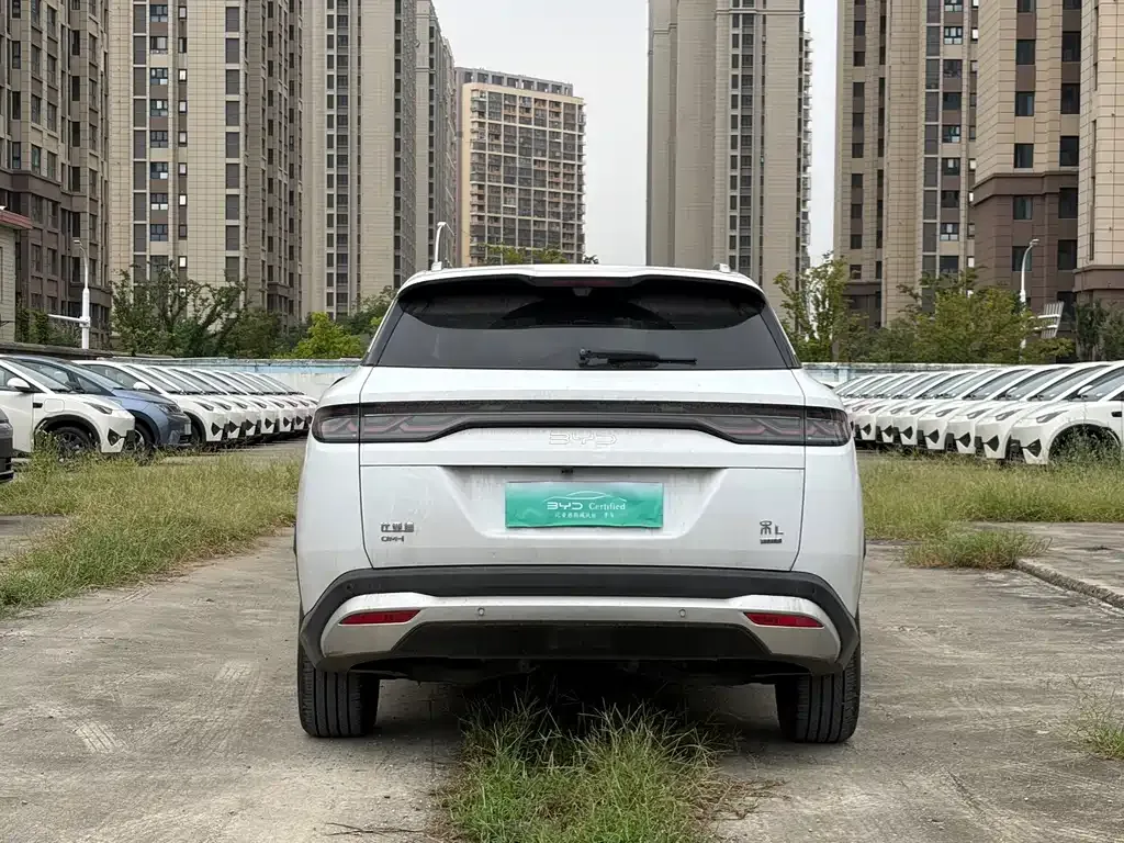 BYD L DM-i — фото 9