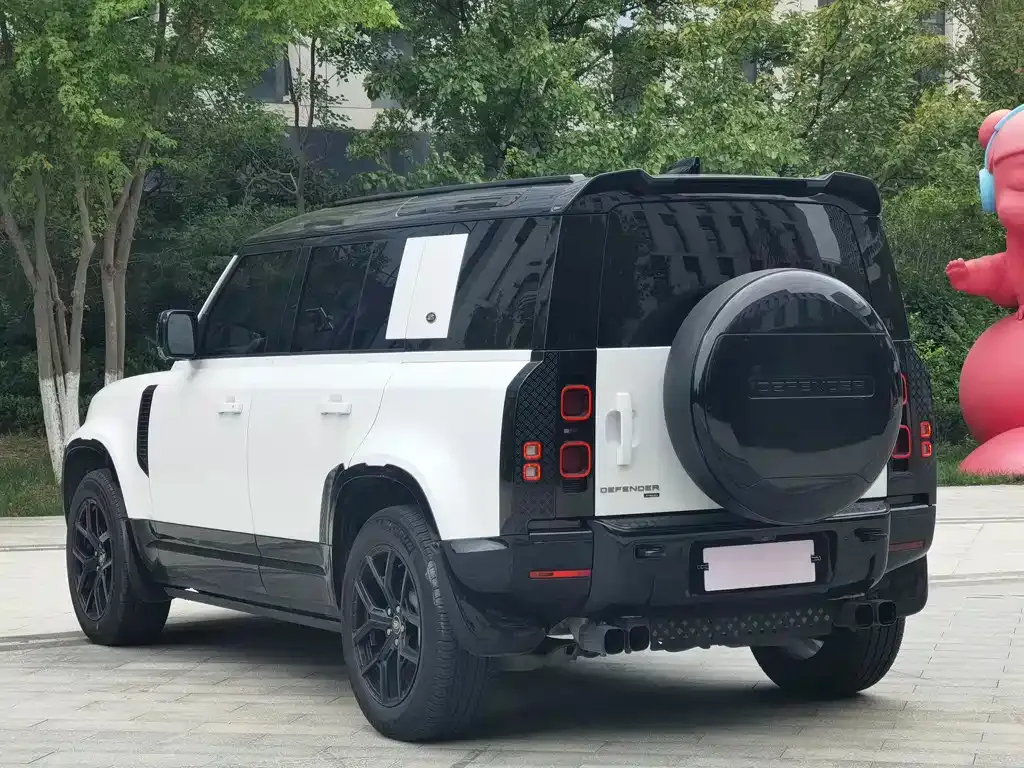 Land Rover Defender — фото 10