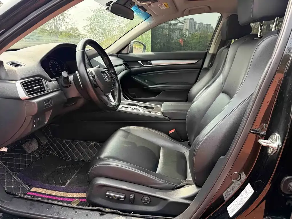 Honda Accord — фото 9