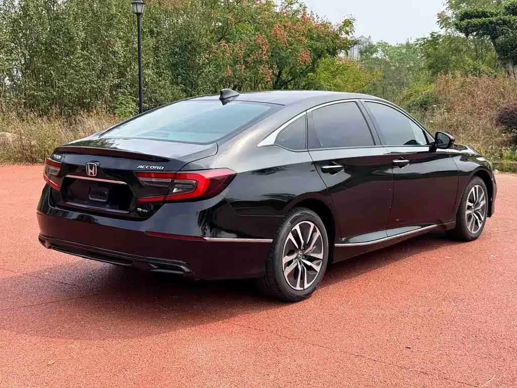 Honda Accord — фото 4