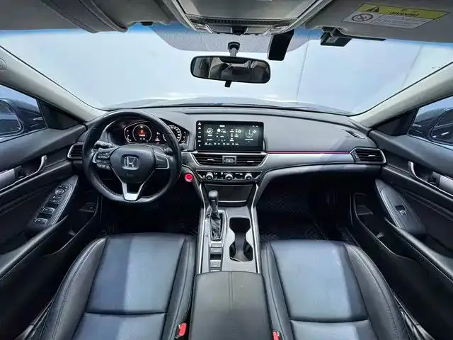 Honda Accord — фото 8