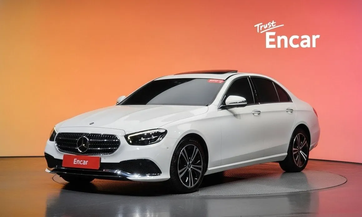 Mercedes-Benz E-Class — фото 1