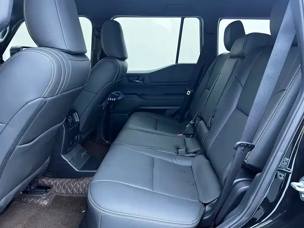 Toyota Prado — фото 4