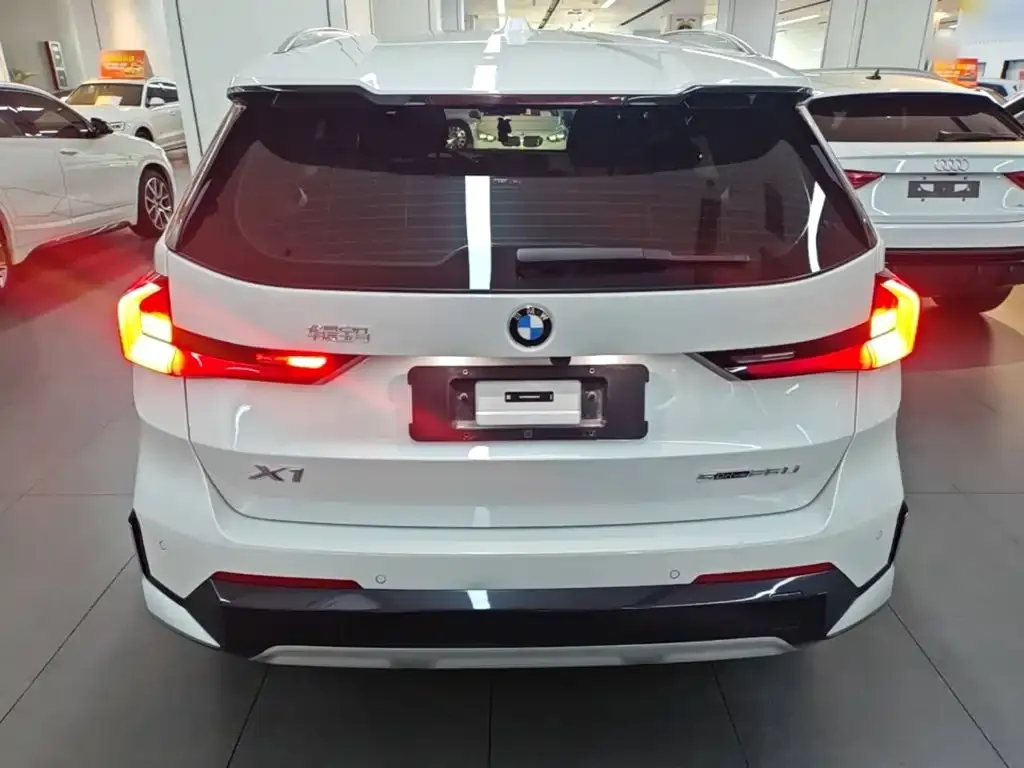 BMW X1 — фото 8