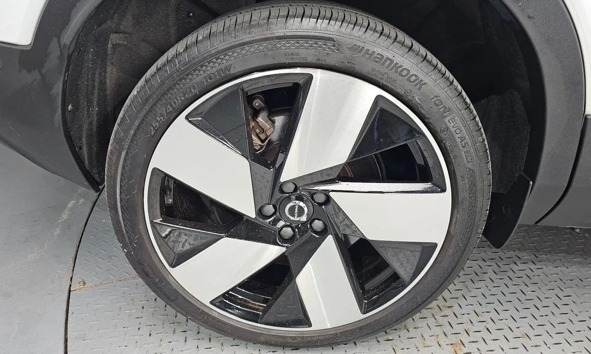 Volvo C40 — фото 10
