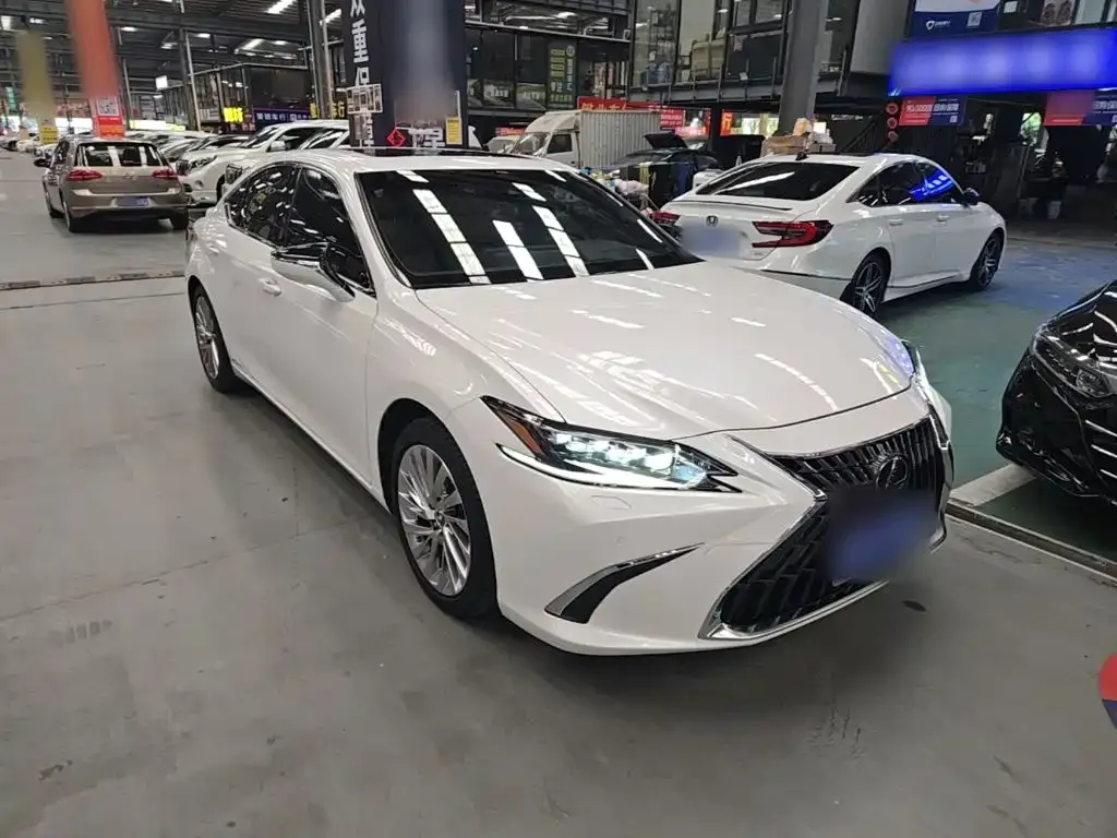 Lexus ES — фото 8
