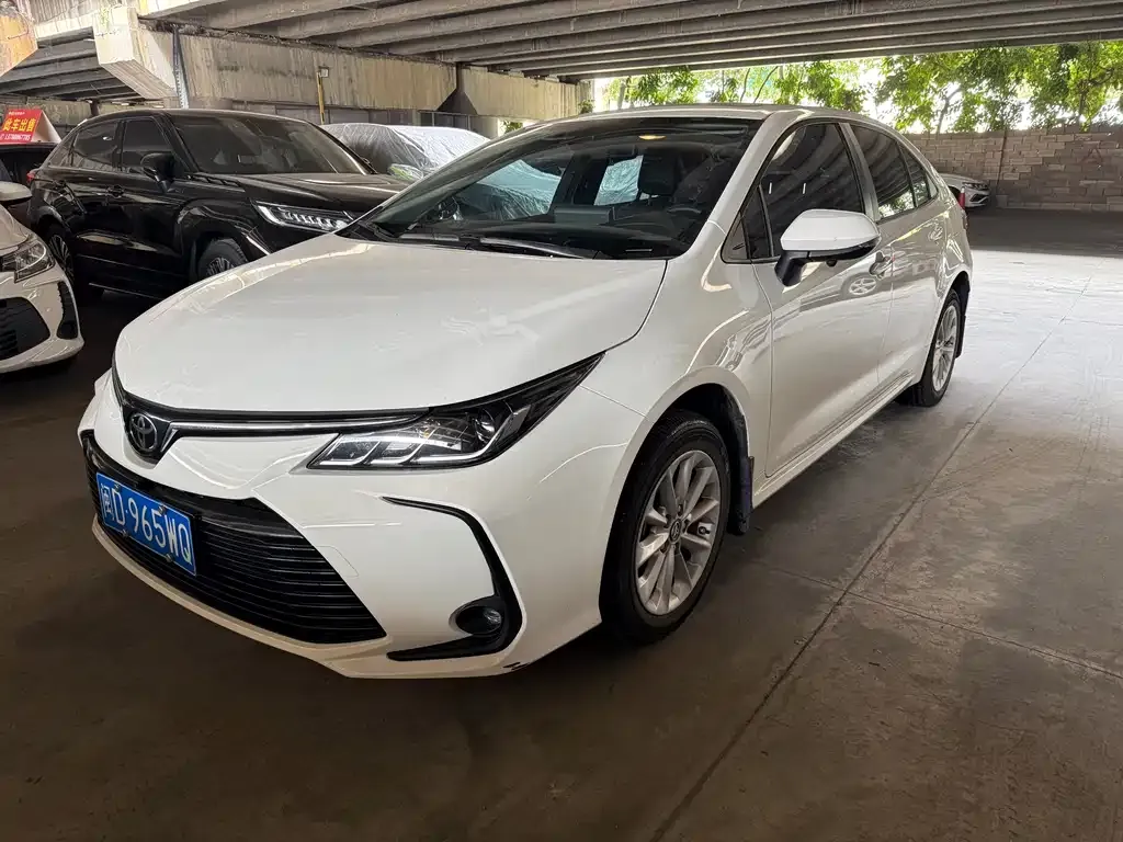 Toyota Corolla — фото 1
