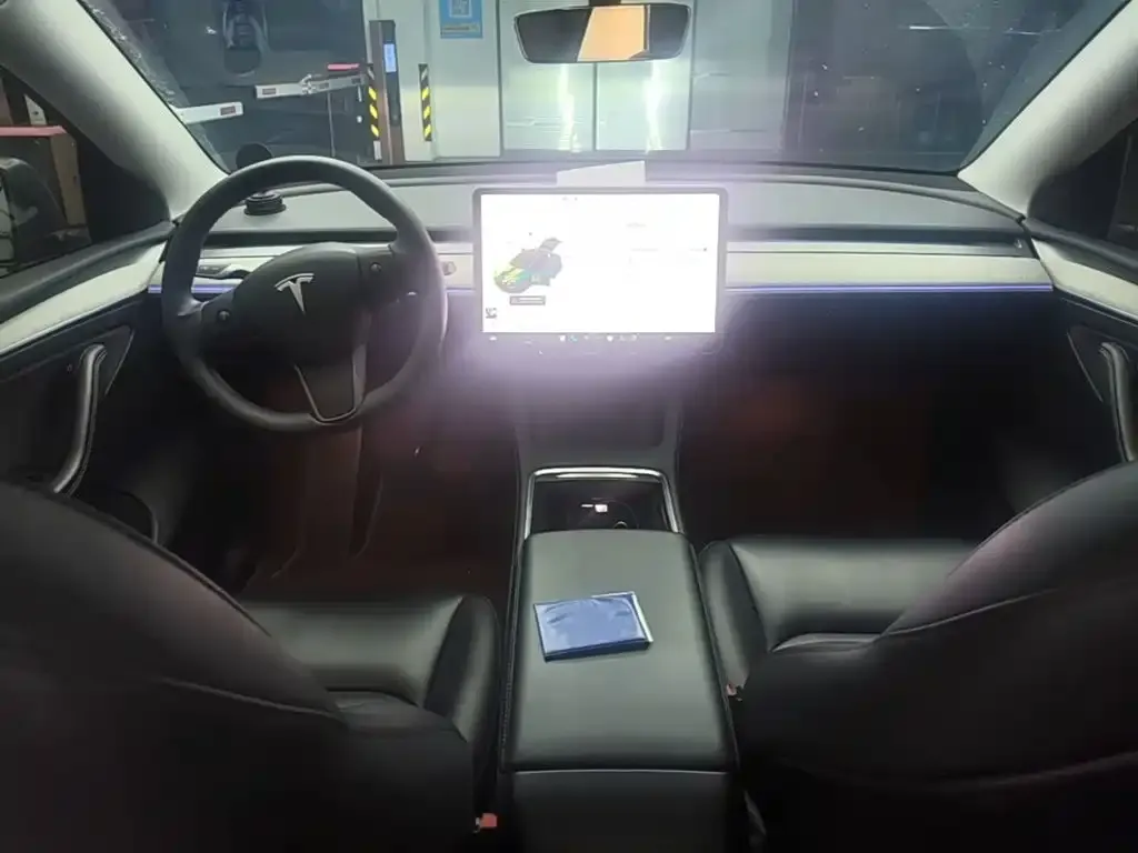 Tesla Model Y — фото 7