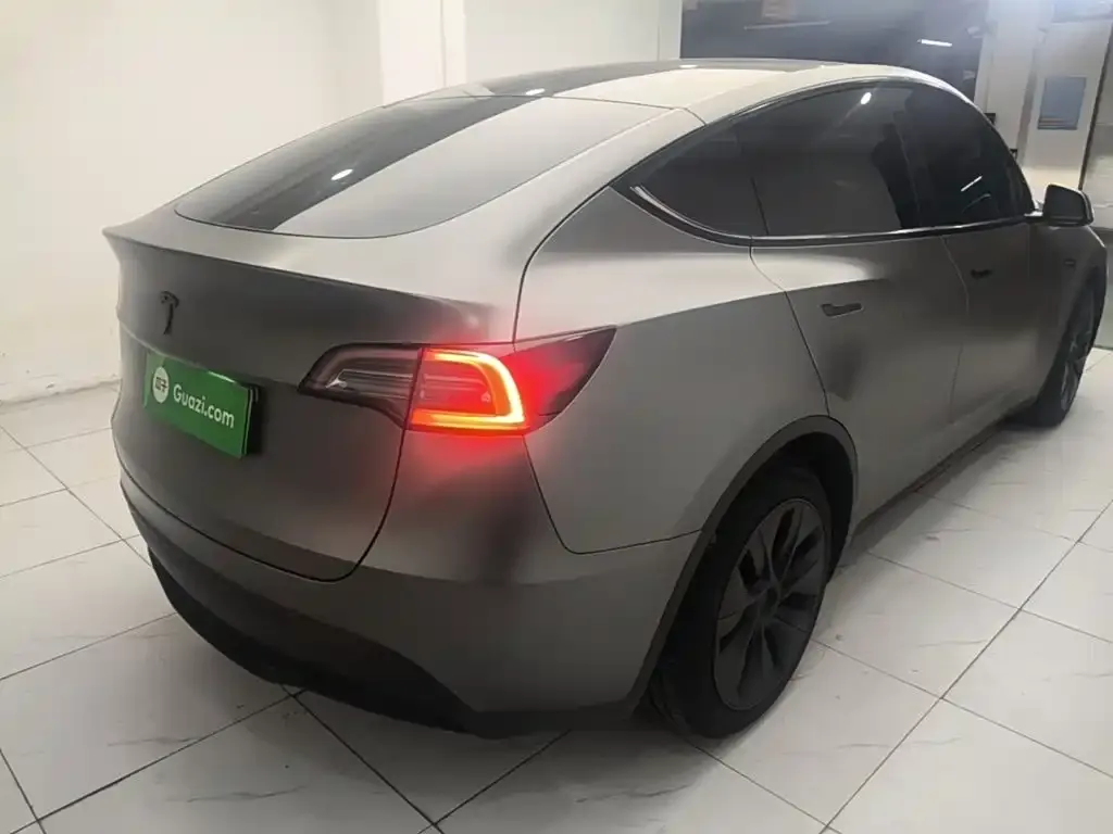 Tesla Model Y — фото 2